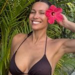 Pampita marca tendencia: el secreto de la modelo para combinar la prenda que será la estrella del verano